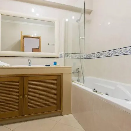 The Downtown * Albufeira